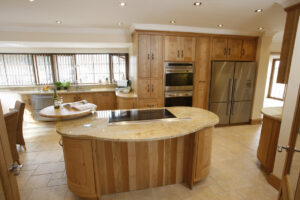 Curved oak kitchen - modern living
